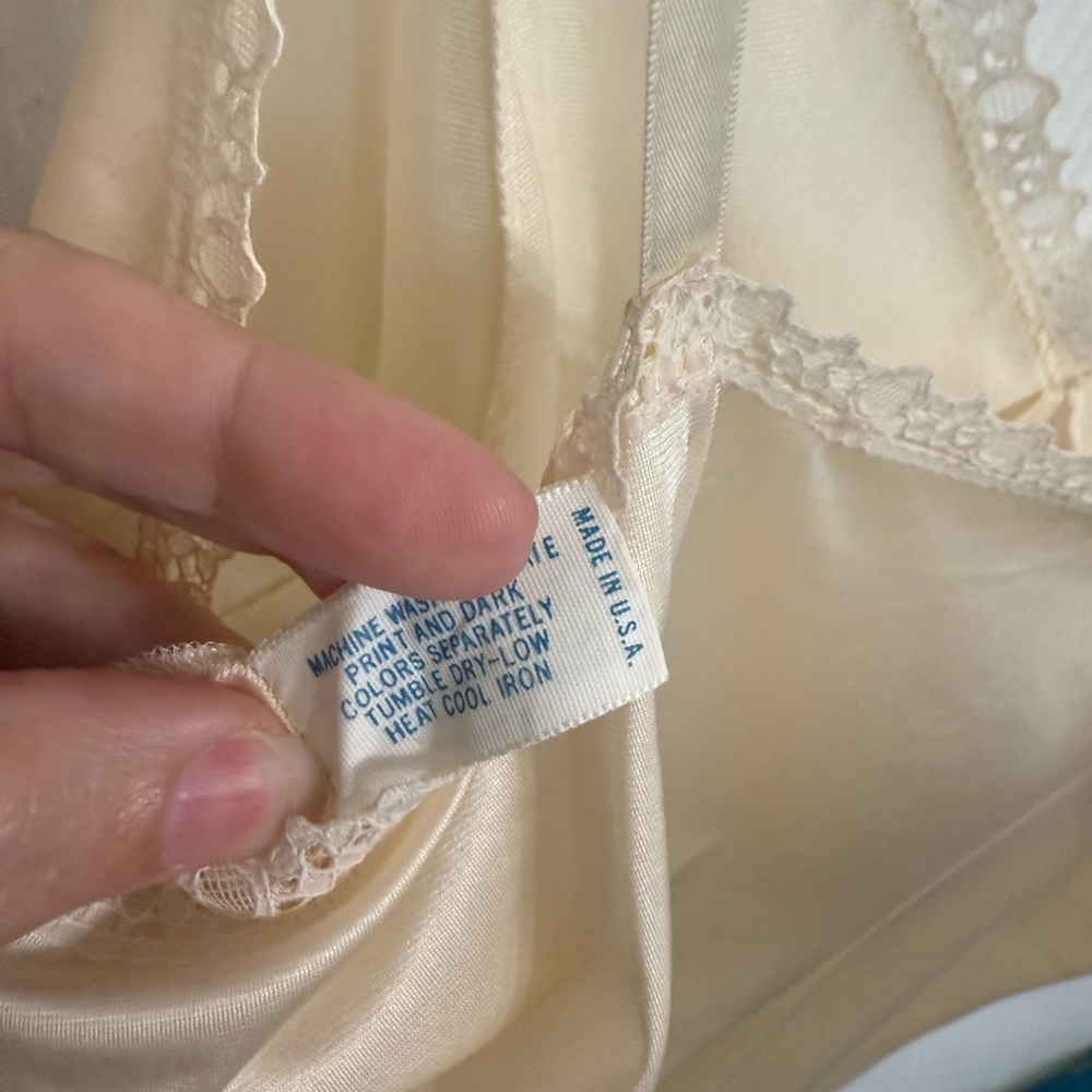 Vintage Vanity Fair Ivory Lace Nylon Full Slip Size 38 B Made in USA tricot - Picture 5 of 6
